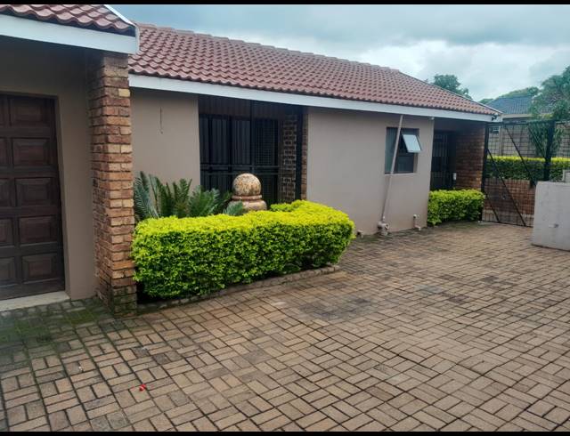 3 BEDROOM HOUSE FOR SALE IN SAFARI GARDENS